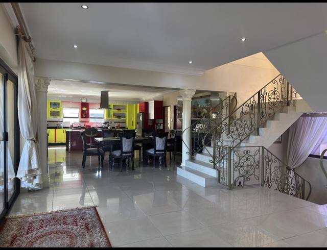 5 BEDROOM HOUSE FOR SALE IN RANGEVIEW EXT 4